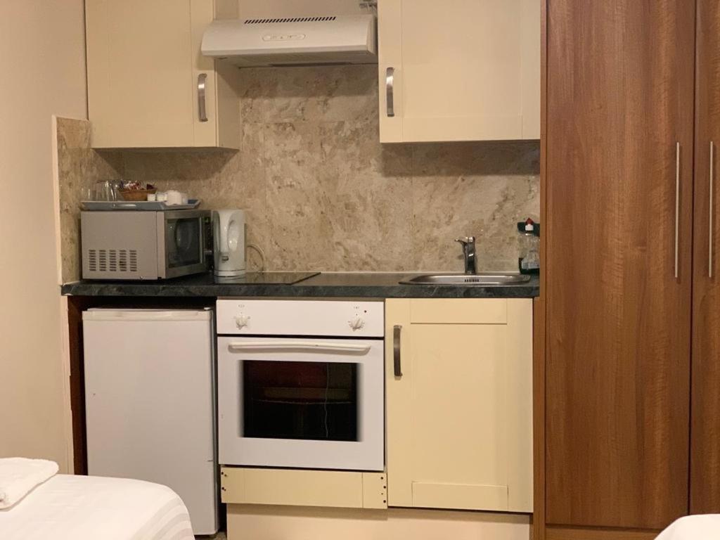 Twickenham Guest House Bagian luar foto